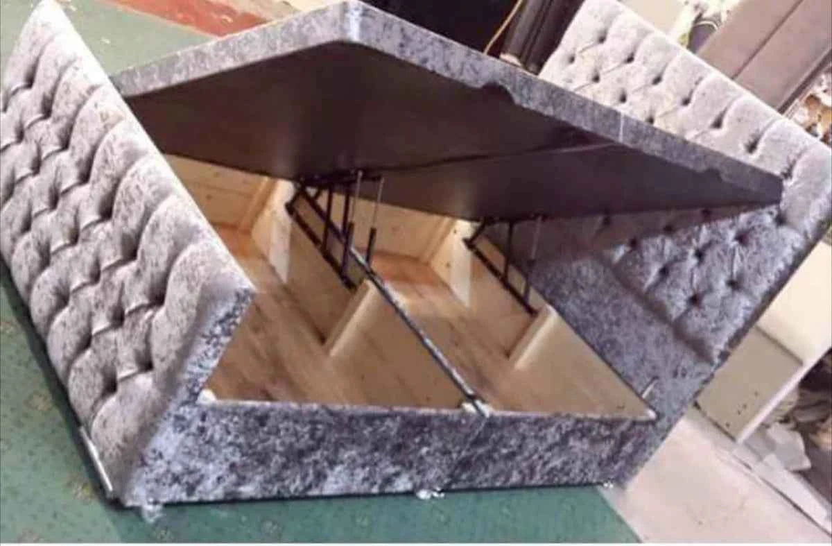 Royal Chesterfield Ottoman